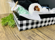 Load image into Gallery viewer, Christmas Spa Basket for Him
