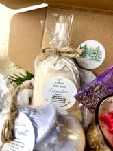 Load image into Gallery viewer, Winter Lavender Spa Gift box
