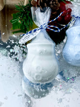 Load image into Gallery viewer, Jack Frost Bath bombs set
