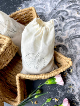 Load image into Gallery viewer, Organic Herbal bath soak salt
